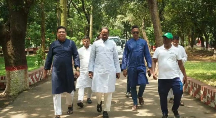হঠাৎ জাতীয় চিড়িয়াখানা পরিদর্শনে প্রাণিসম্পদ প্রতিমন্ত্রী